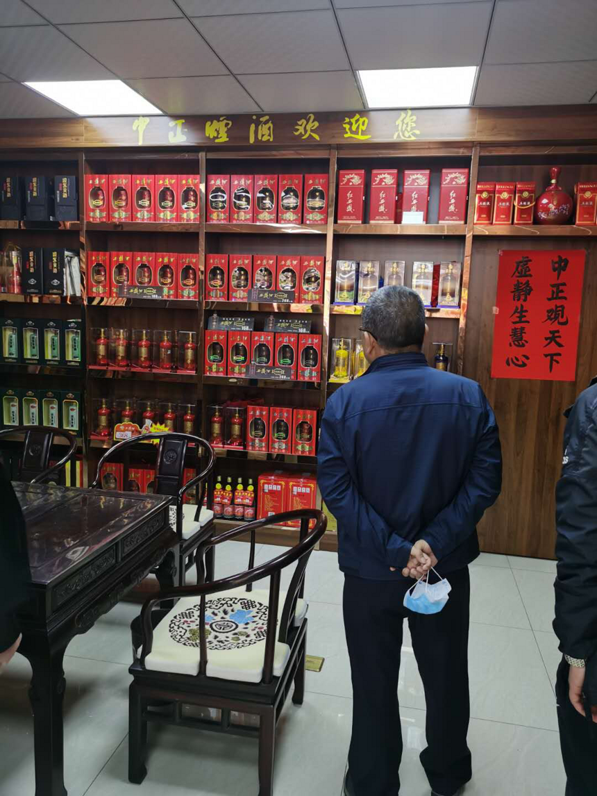 西凤酒营销管理公司副总经理雒铸奎一行走访安徽市场