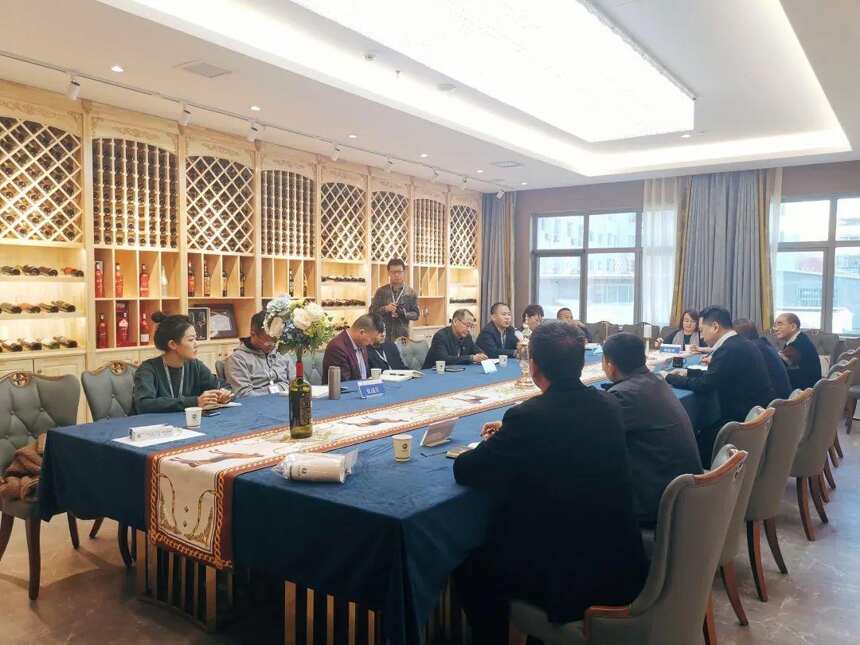 中国酒文化专业委员会座谈会召开