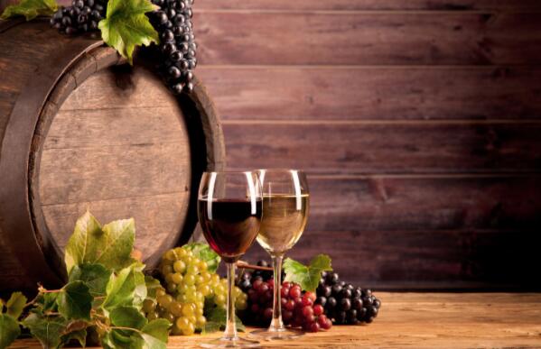 古老的摩尔多瓦葡萄酒，你喜欢吗？