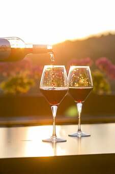 长期品尝葡萄酒的十大益处是什么呢？