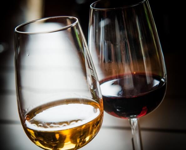 冰白葡萄酒和冰红葡萄酒的区别