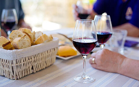 关于饮用红葡萄酒的好处我们了解多少？