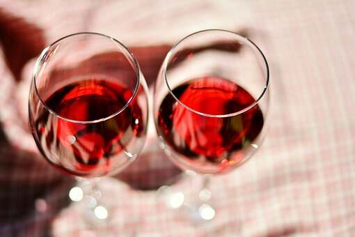 女性常饮葡萄酒的一些好处是什么？