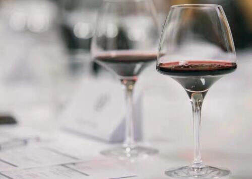 葡萄酒美食搭配「葡萄酒与美食的合理搭配」