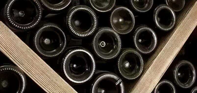 葡萄酒瓶底的凹槽越深，档次越高，是真的吗？