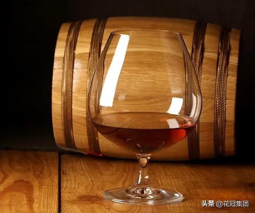红酒为什么要用橡木桶储存？