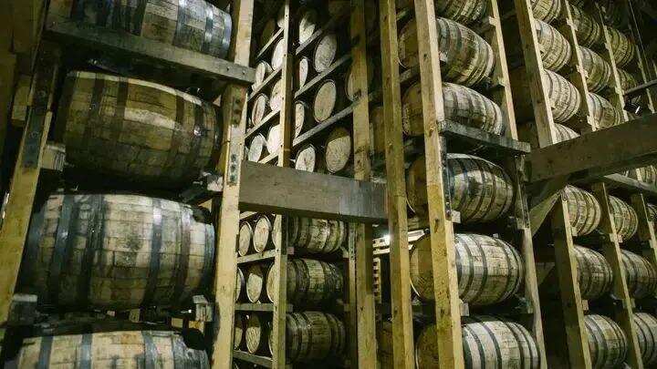 威士忌真菌“覆盖”美国一小镇，杰克·丹尼母公司被告上法庭
