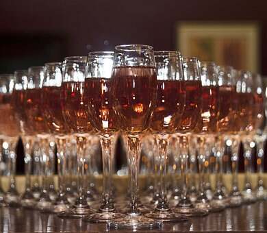 应该在寒冷的月份喝桃红葡萄酒吗？