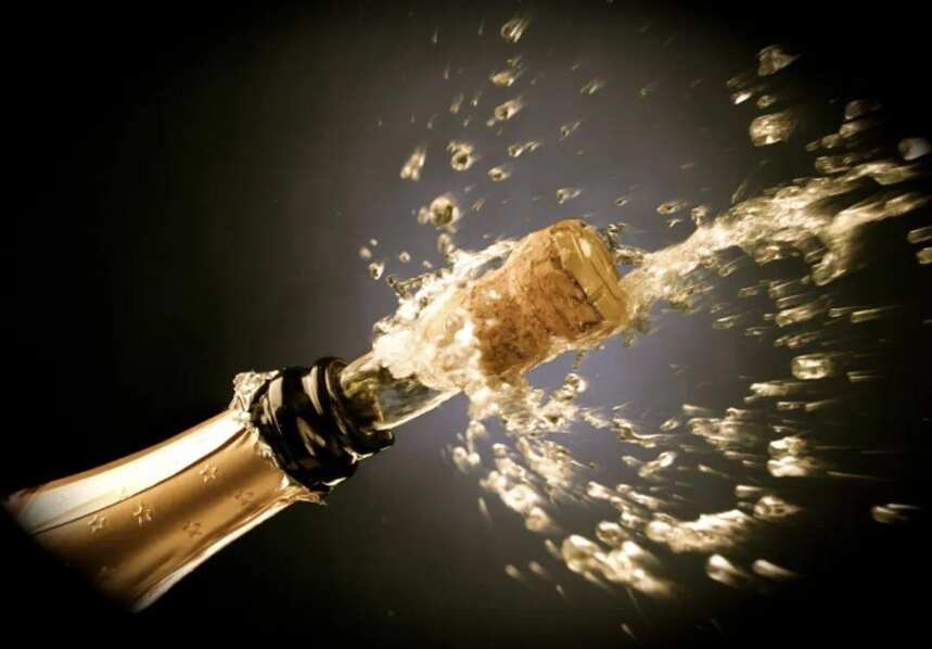 庆祝就要喷香槟，如此“奢侈”的习惯是哪儿来的？