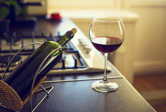 葡萄酒有点酸味能喝吗