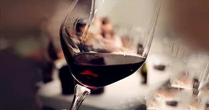 关于葡萄酒的挂杯，别再被误解啦！