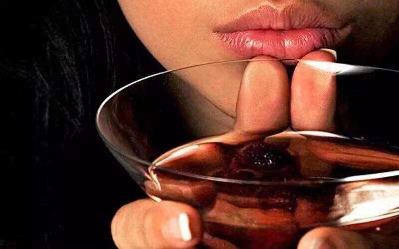 红酒是“好酒” 它不仅软化血管，还能预防癌症？