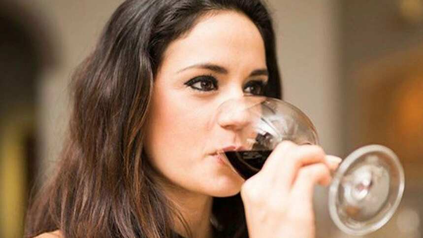 葡萄酒明明是液体，为什么说它是“干”的？