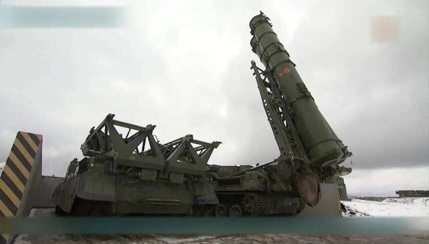 俄罗斯在千岛群岛进行的演习中，S-300导弹摧毁了“来袭目标”？
