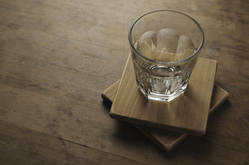 你应该用什么水来稀释威士忌？
