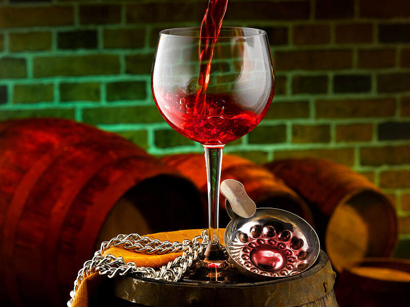 红酒的颜色饱和度达到什么程度才会变成红酒?